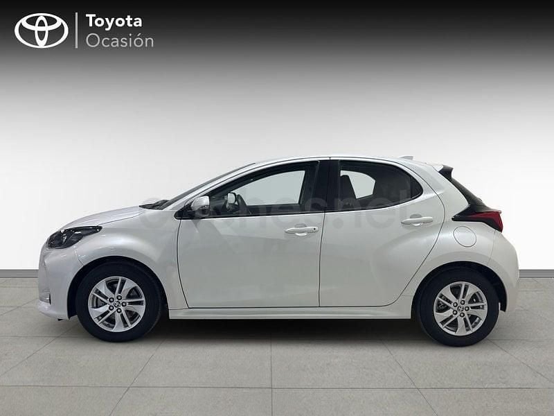 Usado Toyota Yaris Hybrid Active 116 CV (85 kW) 2021 Blanco Berlina