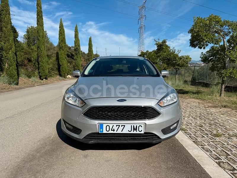 Usado Ford Focus Business Edition 125 CV (91 kW) 2016 Gris / plata Familiar