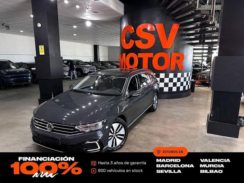 Gris / plata Usado 2020 VW Passat GTE Familiar | 19.850 € (Precio justo) - Imagen 1/4