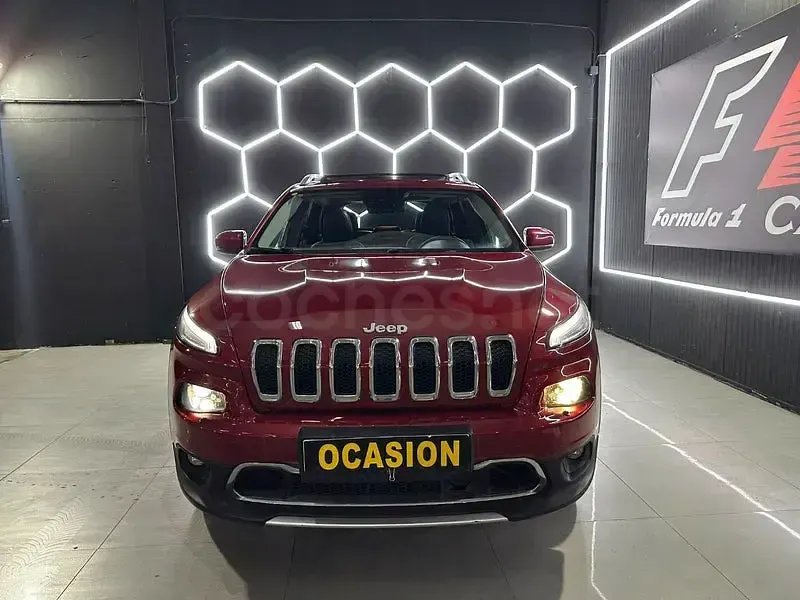 Usado Jeep Cherokee Night Eagle 200 CV (147 kW) 2016 Granate SUV