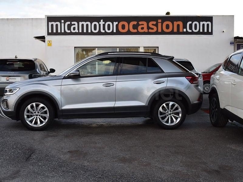 Usado VW T-Roc Advance 110 CV (80 kW) 2022 Gris / plata SUV