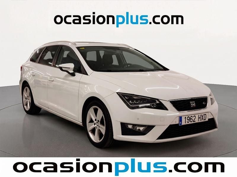 Usado Seat Leon FR 184 HP (135 kW) 2014 Branco Monovolume