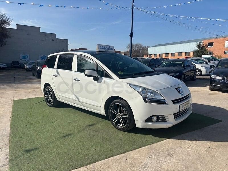 Usado Peugeot 5008 Access 115 CV (84 kW) 2013 Blanco Monovolumen
