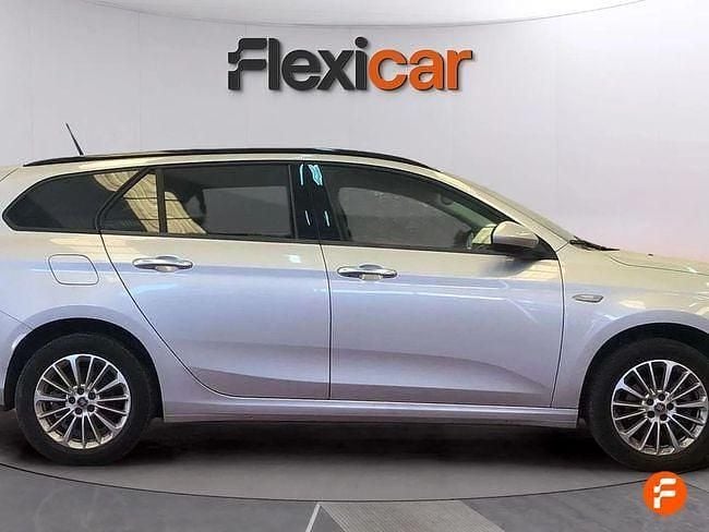 Usado Fiat Tipo Life 101 CV (74 kW) 2021 Gris / plata Berlina