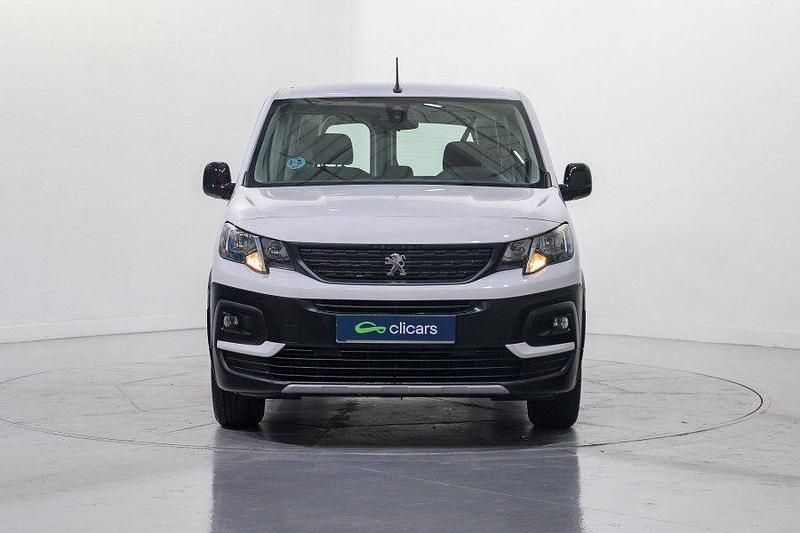 Usado Peugeot Rifter Active 100 CV (73 kW) 2022 Negro Monovolumen