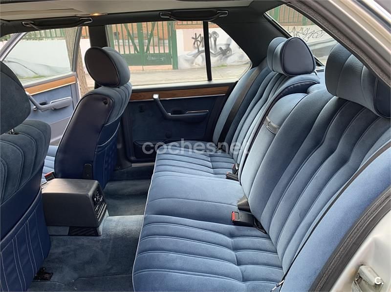 Usado BMW 735 220 CV (161 kW) 1982 Gris / plata Berlina