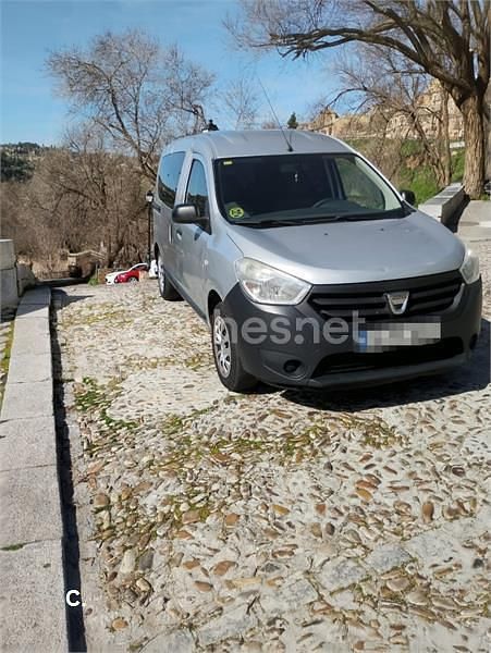 Usado Dacia Dokker Ambiance 75 CV (55 kW) 2014 Gris / plata Monovolumen