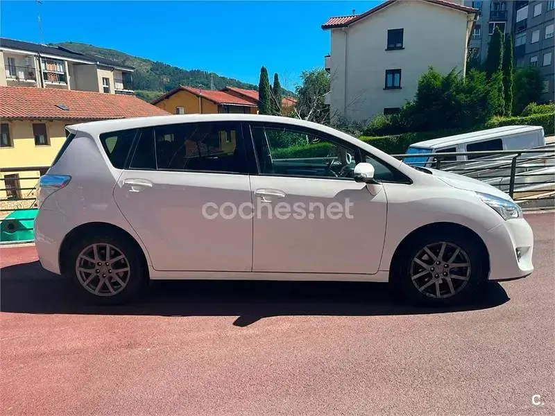 Usado Toyota Verso Advance 132 CV (97 kW) 2014 Blanco Monovolumen