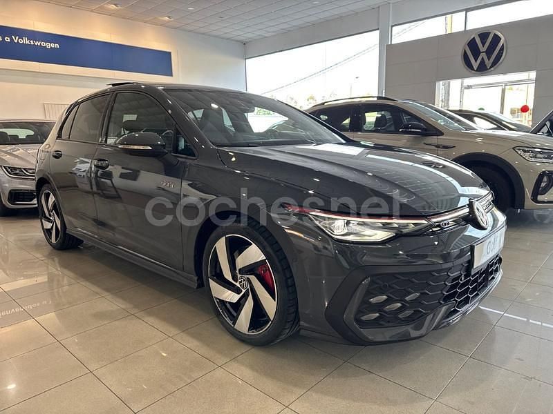 Gris / plata Nuevo 2024 VW Golf VIII GTI Berlina | 43.900 € (Precio justo) - Imagen 1/4