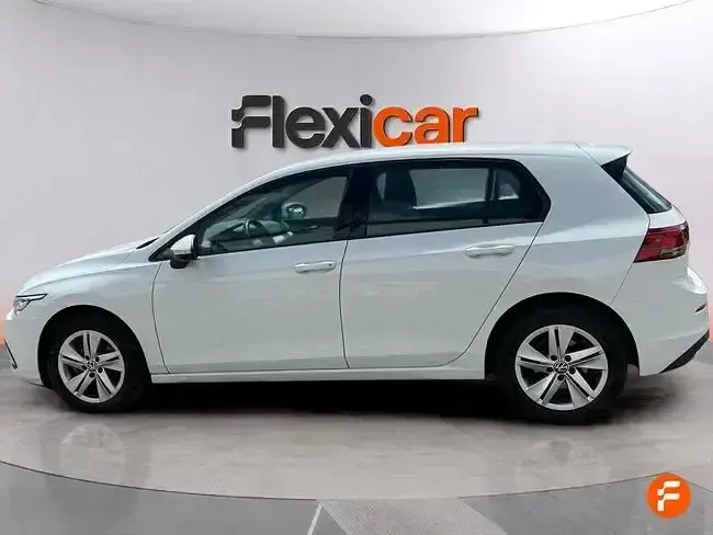 Usado VW Golf VIII Life 115 CV (84 kW) 2022 Blanco Familiar
