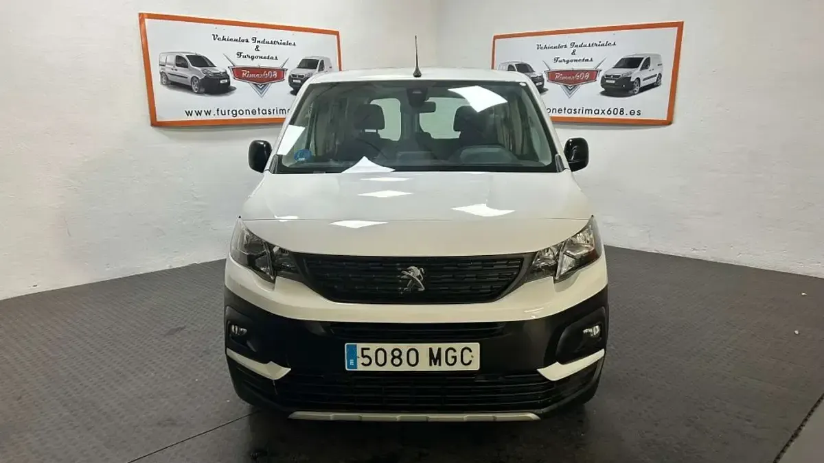 Usado Peugeot Rifter Active 100 kW (136 CV) 2023 Blanco Monovolumen