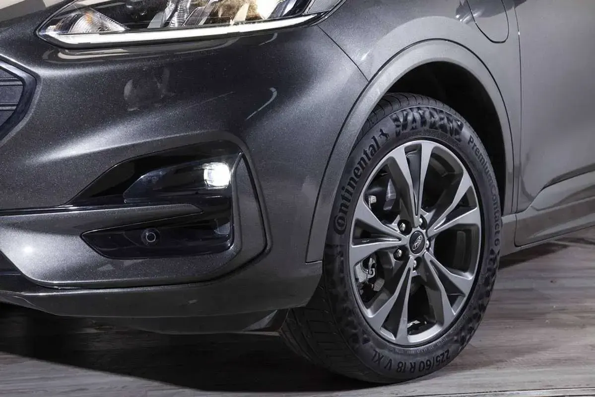 Usado Ford Kuga ST-Line 226 CV (166 kW) 2020 Gris SUV