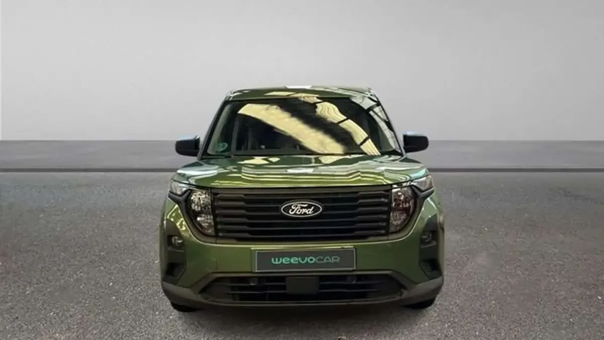 Usado Ford Tourneo Courier Trend 125 CV (91 kW) 2025 Verde Monovolumen
