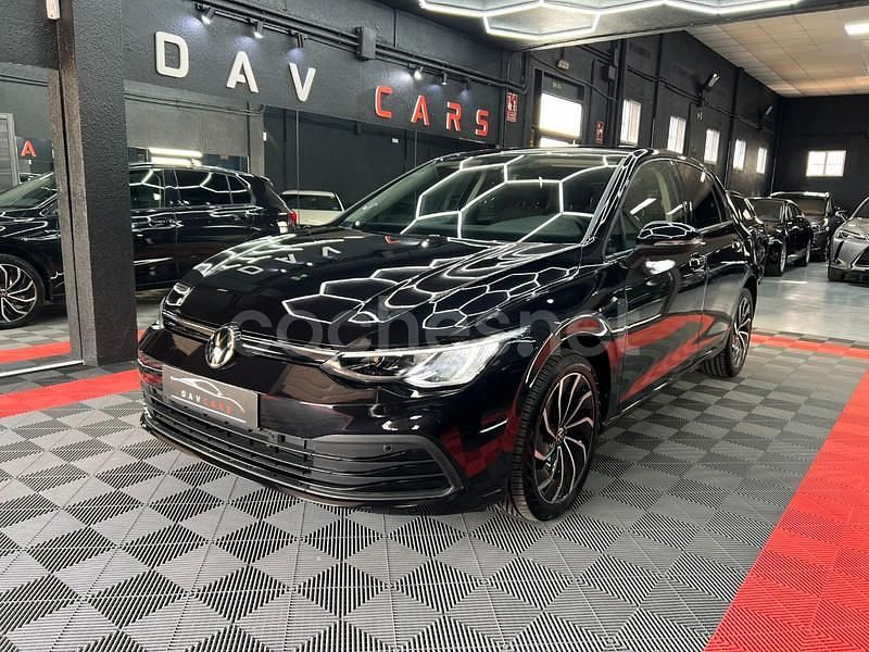 Usado VW Golf 115 CV (84 kW) 2023 Gris / plata Berlina