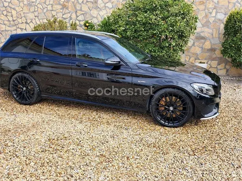 Usado Mercedes C43 AMG 367 CV (269 kW) 2017 Negro Familiar