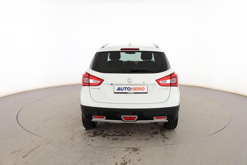 Usado Suzuki SX4 110 CV (80 kW) 2018 Blanco SUV