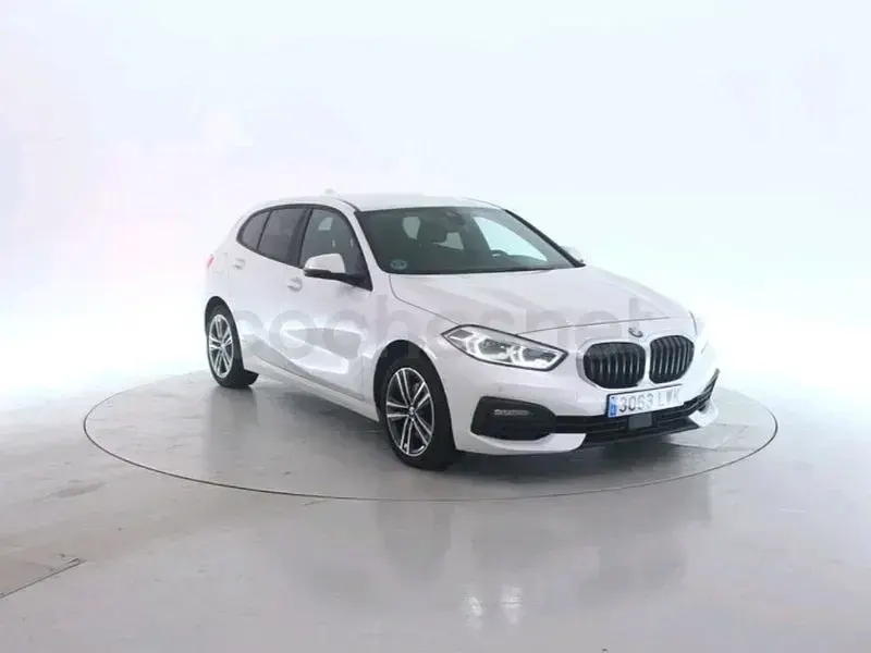 Usado BMW 118 150 CV (110 kW) 2022 Blanco Berlina
