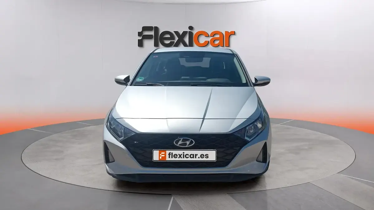 Usado Hyundai i20 101 CV (74 kW) 2023 Gris Utilitario