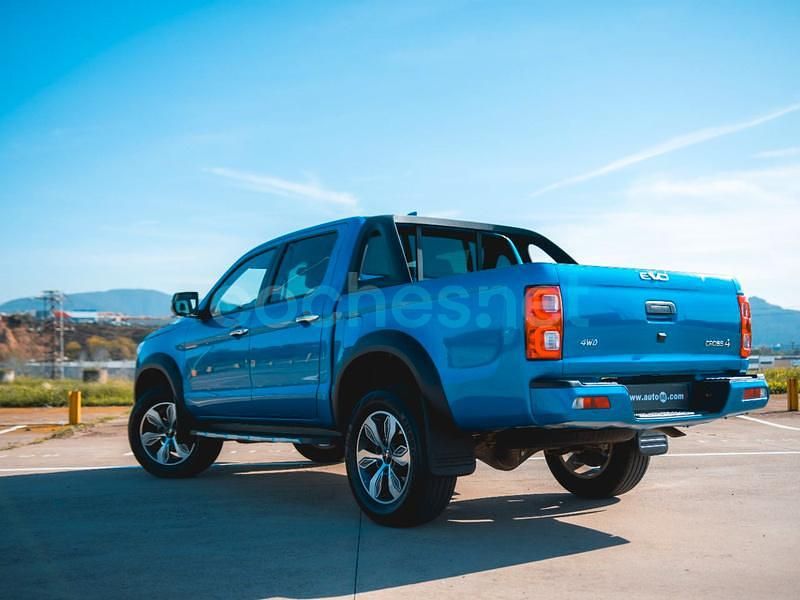 Usado EVO Cross 4 136 CV (100 kW) 2024 Azul Recogida