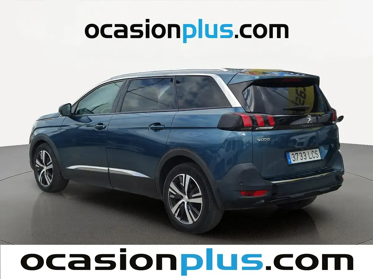 Usado Peugeot 5008 Allure 131 HP (96 kW) 2019 Verde SUV