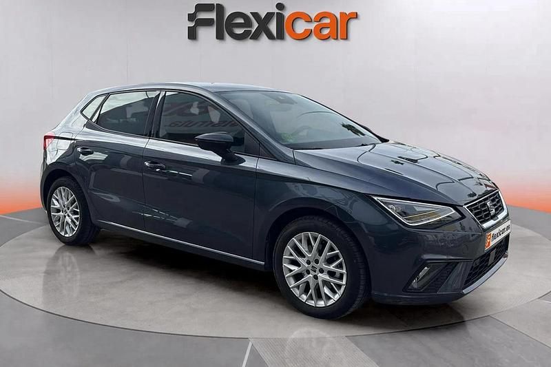 Gris Usado 2024 Seat Ibiza FR Berlina | 15.990 € (Buen precio) - Imagen 1/4