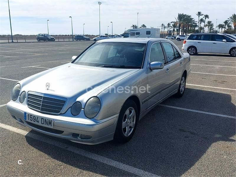Gris / plata Usado 2005 Mercedes E220 Classic Berlina | 3400 € (Super precio) - Imagen 1/4