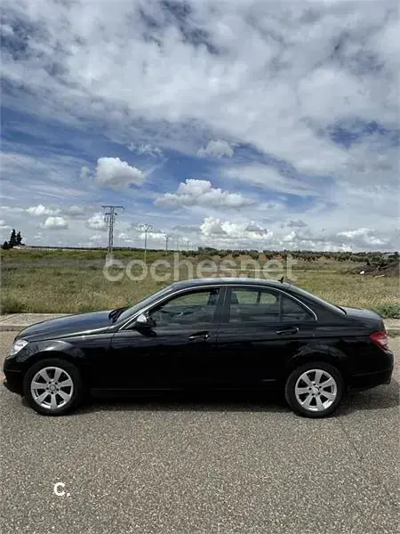 Usado Mercedes C200 Avantgarde 122 CV (89 kW) 2008 Negro Familiar