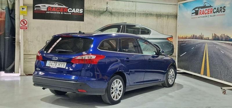 Usado Ford Focus Titanium 116 CV (85 kW) 2014 Azul Utilitario