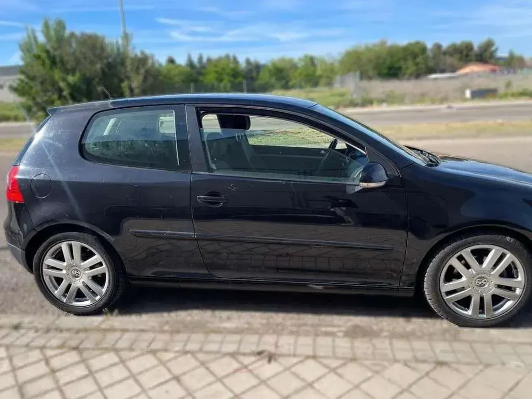 Usado VW Golf VI Advance 140 CV (102 kW) 2008 Negro Utilitario