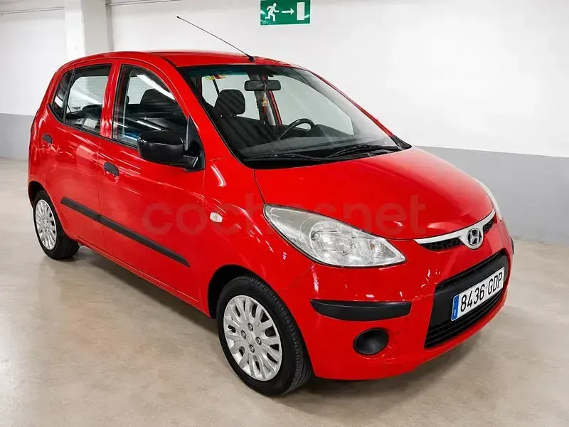 Usado Hyundai i10 Style 66 CV (48 kW) 2008 Rojo Utilitario
