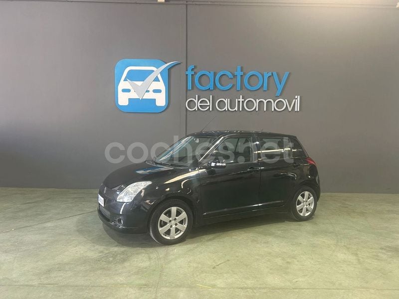 Negro Usado 2010 Suzuki Swift GLX Berlina | 4800 € - Imagen 1/4