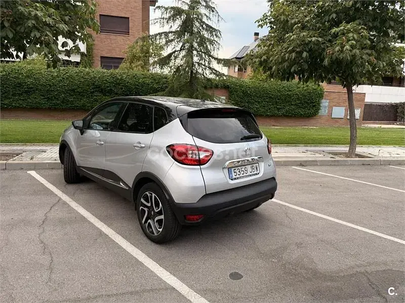 Usado Renault Captur Intens 120 CV (88 kW) 2014 Gris / plata SUV
