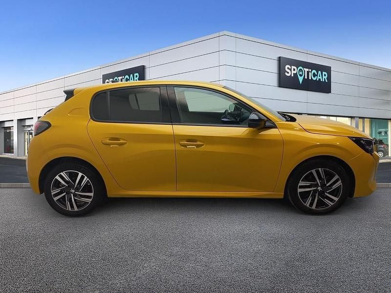 Usado Peugeot 208 Allure 100 CV (73 kW) 2023 Dorado Utilitario