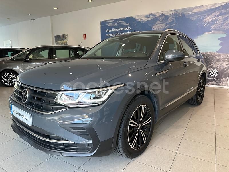 Gris / plata Usado 2021 VW Tiguan Life SUV | 26.900 € (Precio justo) - Imagen 1/4
