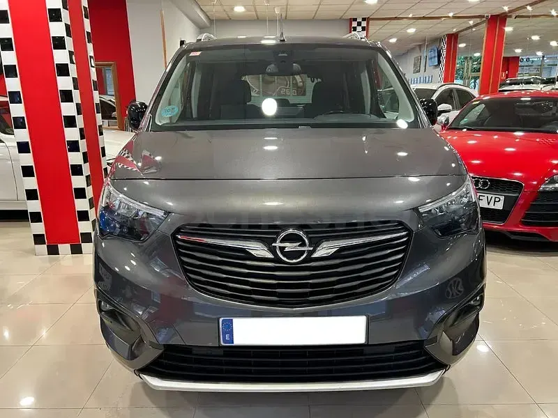 Usado Opel Combo Life Elegance 102 CV (75 kW) 2021 Gris / plata Monovolumen