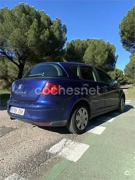 Usado Seat Toledo Stylance 105 CV (77 kW) 2005 Azul Utilitario