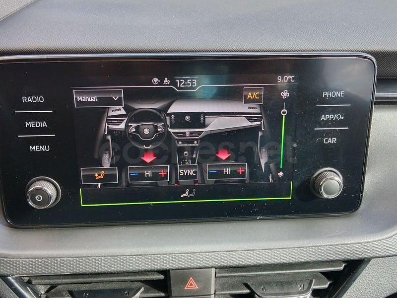 Usado Skoda 110 R Ambition 110 CV (80 kW) 2021 Blanco Berlina