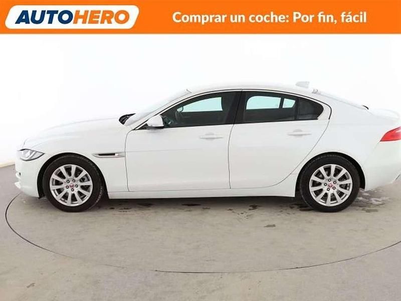 Usado Jaguar XE Prestige 179 CV (131 kW) 2017 Blanco Berlina