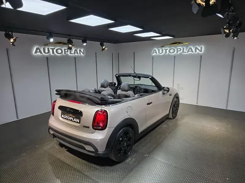 Usado Mini Cooper Cabriolet 163 CV (119 kW) 2024 Gris / plata Descapotable