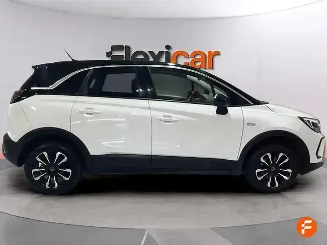 Usado Opel Crossland Elegance 130 CV (95 kW) 2024 Blanco SUV