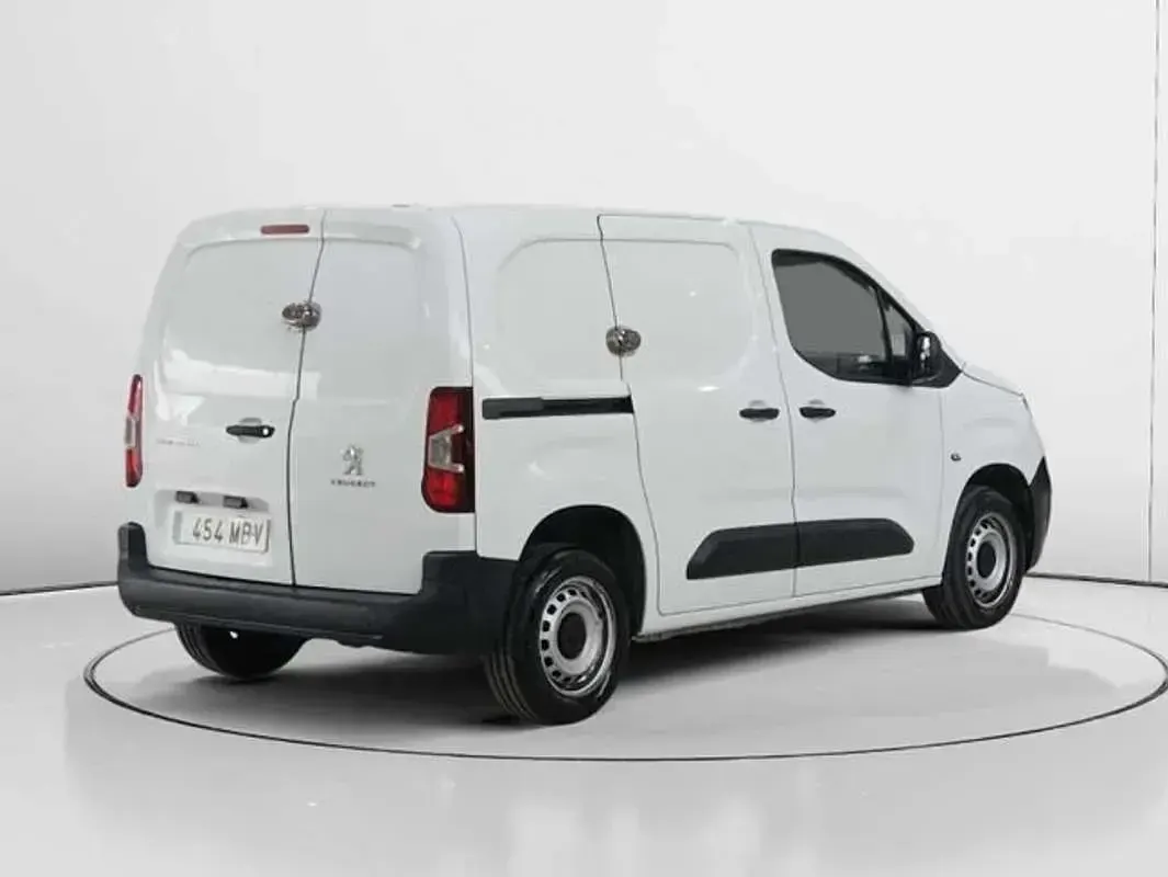 Usado Peugeot Partner 98 CV (72 kW) 2022 Blanco Monovolumen