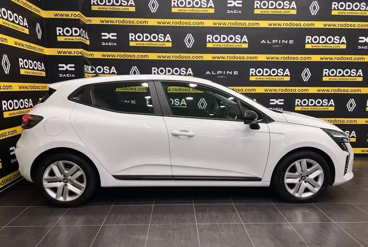 Usado Renault Clio V Evolution 100 CV (73 kW) 2023 Blanco Berlina