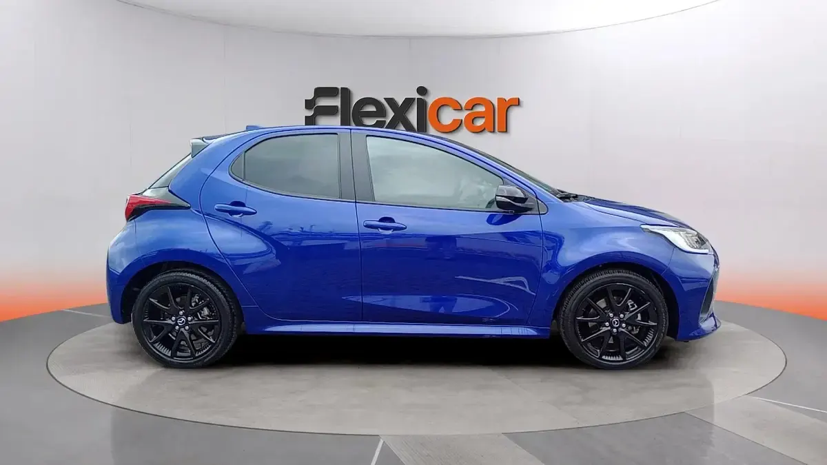 Usado Mazda 2 Homura-Line 116 CV (85 kW) 2024 Azul Utilitario