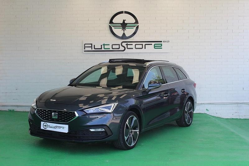 Gris / plata Usado 2021 Seat Leon XCELLENCE Familiar | 21.790 € (Precio justo) - Imagen 1/4