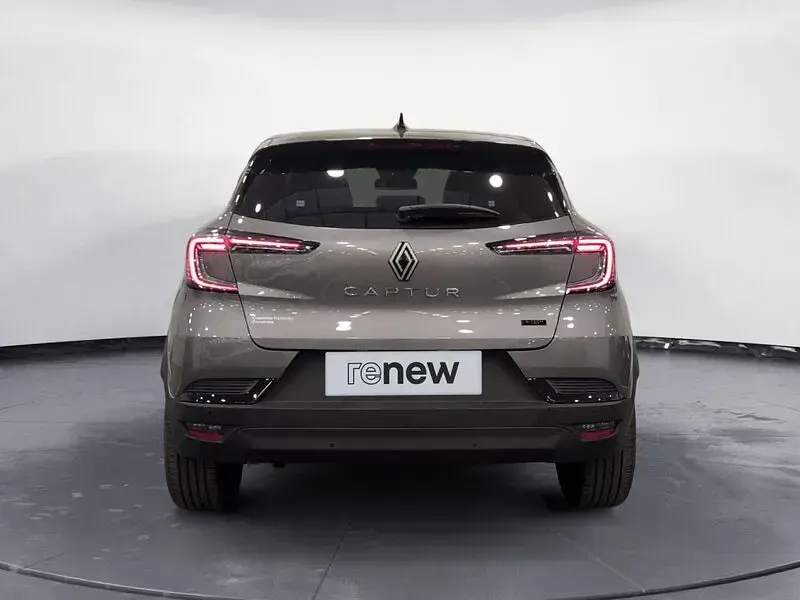 Usado Renault Captur Techno 145 CV (106 kW) 2025 Rojo SUV