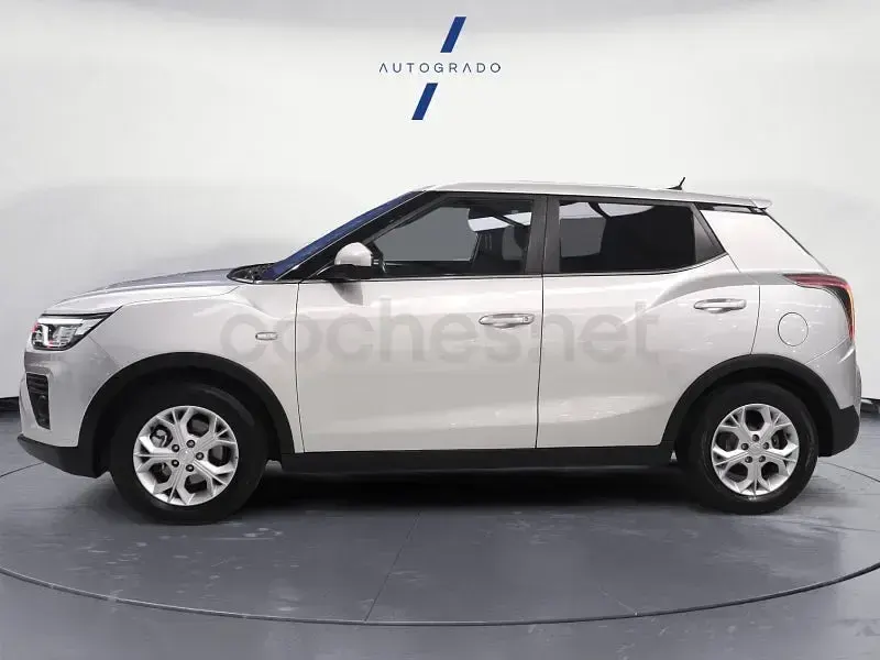Usado SsangYong Tivoli Limited 163 CV (119 kW) 2021 Gris / plata SUV
