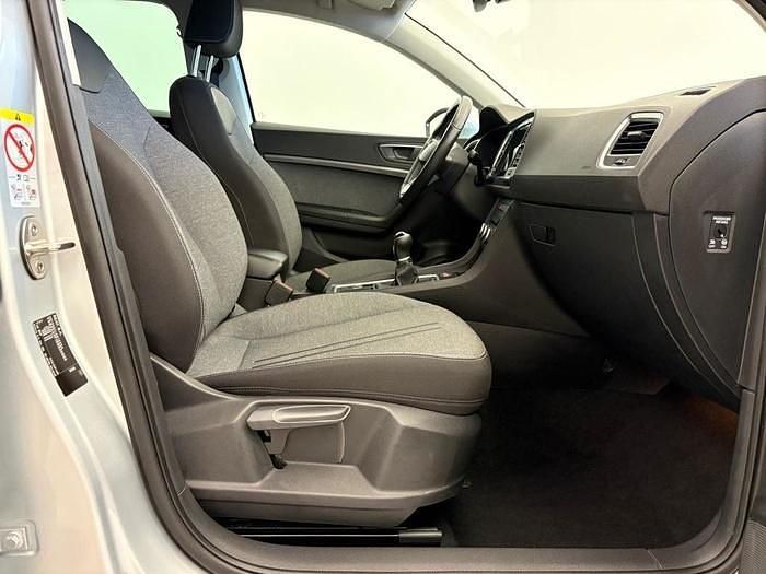 Usado Seat Ateca Style 150 CV (110 kW) 2025 Gris plata SUV