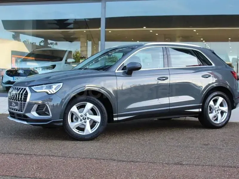 Usado Audi Q3 Advanced Plus 150 CV (110 kW) 2023 Gris / plata SUV