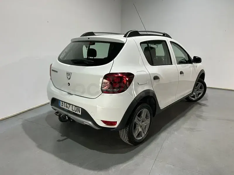 Usado Dacia Sandero Essentiel 90 CV (66 kW) 2019 Blanco Berlina