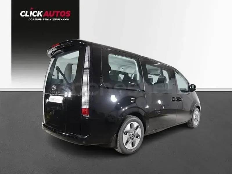 Usado Hyundai Staria 177 CV (130 kW) 2023 Negro Monovolumen
